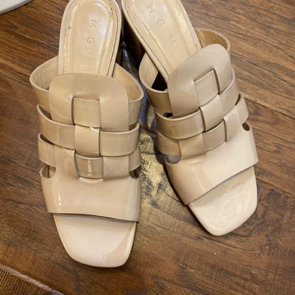 M.Gemi beautifully elegant neutral slip on sandal